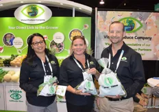 Mary Fosado, Amy Peirce and Donald Souther with Vision Produce Company show bags with LimeTime limes.